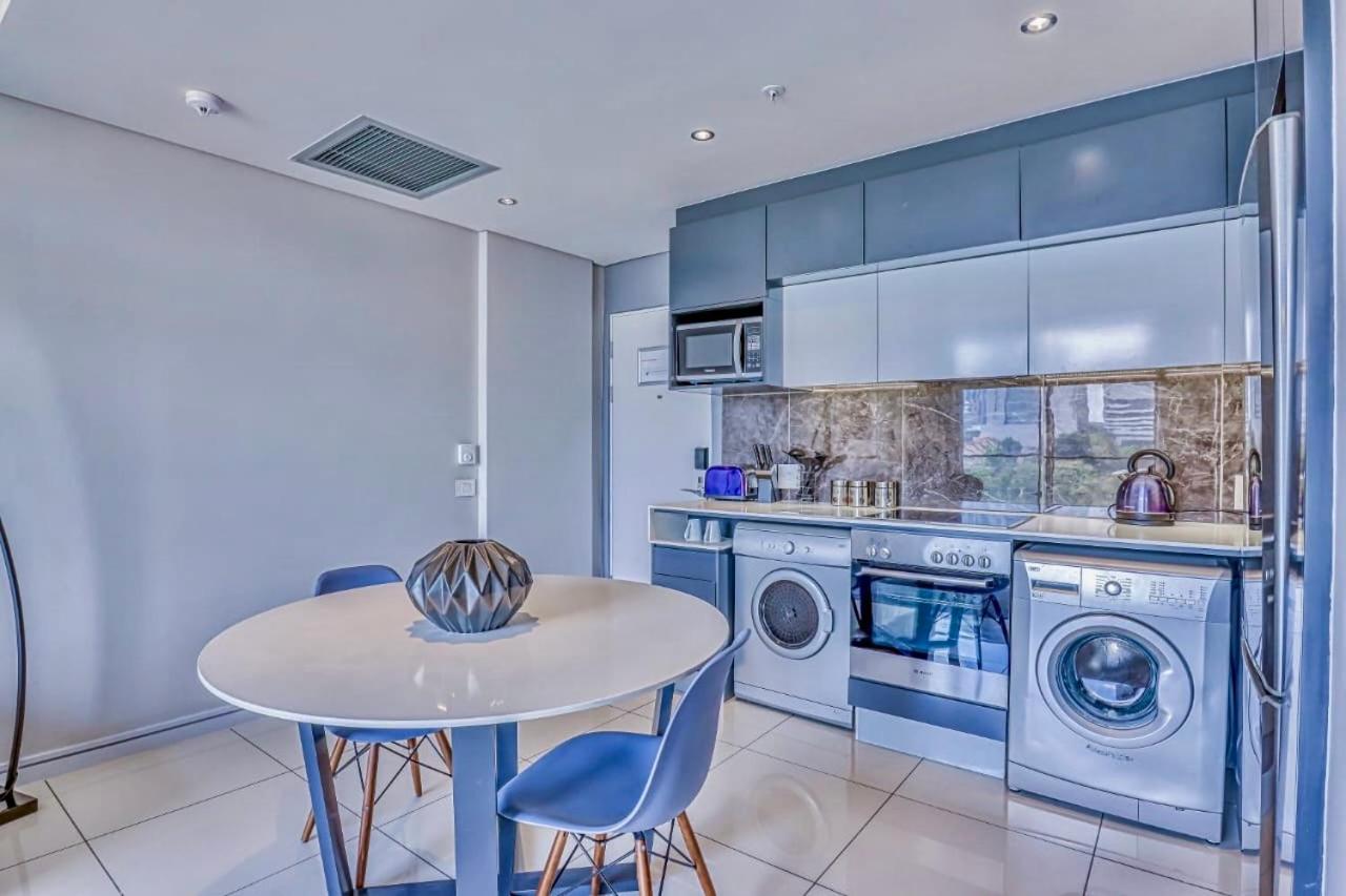 Hotel Apartment In Sandton Private Unit جوهانسبورغ المظهر الخارجي الصورة